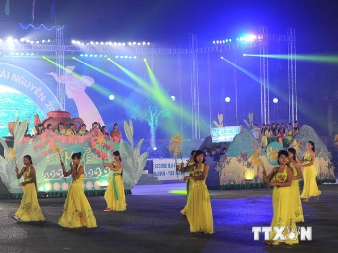 Chương trình Carnaval Trà với chủ đề “Mênh mang hương trà Thái” diễn ra tại Quảng trường 20/8 ngày 8/11/2013. (Ảnh: TTXVN)