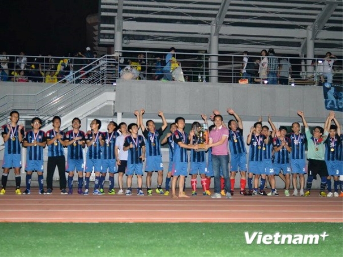 Đội sinh viên trường Đại học Sungkyunkwan giành chức vô địch môn bóng đá nam. (Ảnh: Vietnam+)