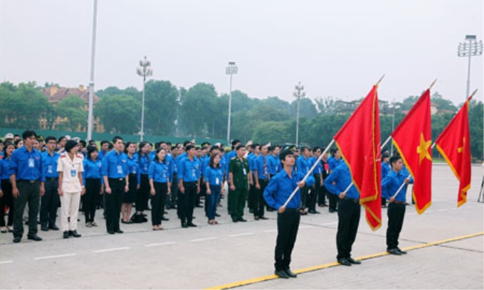 200 đại biểu Thanh niên tiến tiến làm báo công dâng Bác