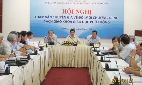 Tham vấn chuyên gia về đổi mới chương trình, sách giáo khoa phổ thông