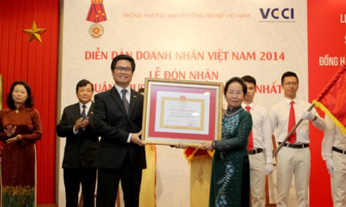 VCCI đón nhận Huân chương Lao động hạng Nhất