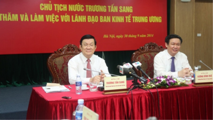 Chủ tịch nước Trương Tấn Sang và Trưởng Ban Kinh tế Trung ương Vương Đình Huệ chủ trì buổi làm việc.