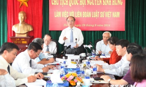 "Nâng cao địa vị pháp lý của luật sư trong tiến trình tố tụng"