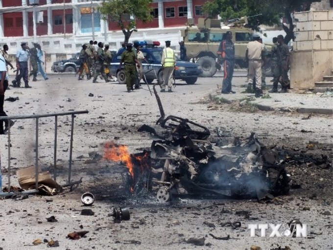 Hiện trường một vụ đánh bom do phiến quân Shebab ở Mogadishu. (Nguồn: AFP/TTXVN)