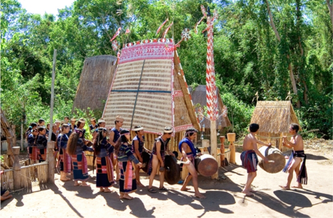 Không gian văn hóa cồng chiêng Tây Nguyên-một trong những Di sản VHPVT sớm được UNESCO ghi danh. (Ảnh: Thế Phong/QĐND)