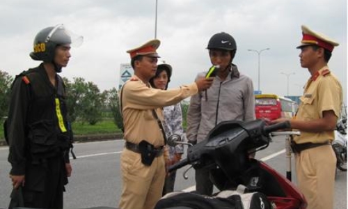 Tăng cường kiểm tra, xử lý vi phạm về nồng độ cồn, đảm báo an toàn giao thông trong dịp Tết Ất Mùi