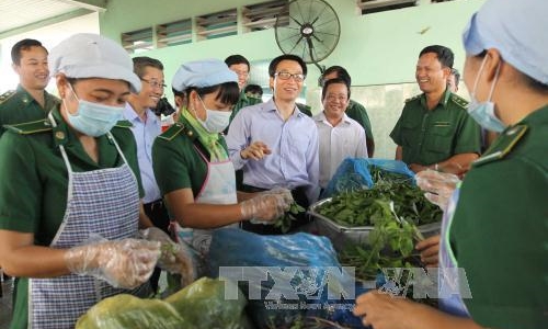 Phó Thủ tướng Vũ Đức Đam thăm cơ sở cai nghiện Nhị Xuân