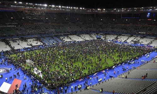 Sân Stade de France bị đánh bom, ba cổ động viên thiệt mạng