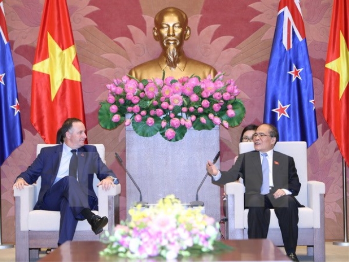 Chủ tịch Quốc hội Nguyễn Sinh Hùng tiếp Thủ tướng New Zealand John Key sang thăm chính thức Việt Nam. (Ảnh: TTXVN)