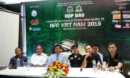 Khởi tranh giải đua ô tô địa hình quốc tế RFC Việt Nam 2015