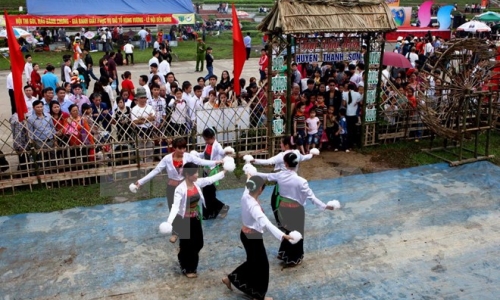 Tôn vinh 57 công trình văn nghệ dân gian xuất sắc năm 2015