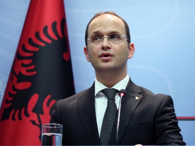 Ngoại trưởng Albania Ditmir Bushati. (Nguồn: News.yahoo.com)