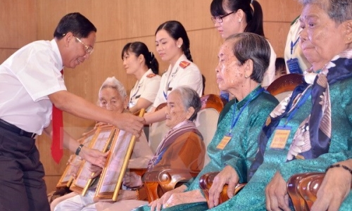 Trà Vinh: Phong tặng, truy tặng danh hiệu Bà mẹ Việt Nam anh hùng