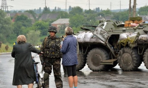 Ukraine đơn phương dựng hàng trăm cột mốc trên biên giới với Nga