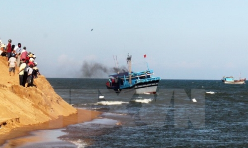 Phú Yên: Khơi thông cửa biển Đà Diễn, ngư dân khẩn trương ra khơi