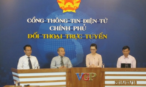 Thí sinh nên ôn tập theo sách giáo khoa