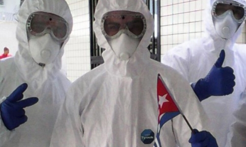 Bác sỹ Cuba cứu sống hàng trăm bệnh nhân nhiễm virus Ebola