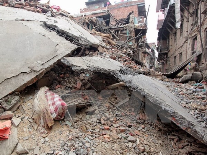 Cảnh đổ nát sau trận động đất ở Kathmandu. (Nguồn: AFP/TTXVN)