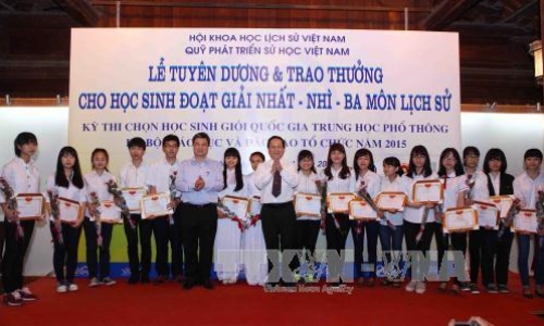 Tuyên dương 130 học sinh giỏi quốc gia môn Lịch sử