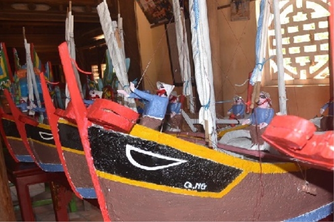 Mô hình thuyền câu được phục dựng để phục vụ cho Lễ Khao lề thế lính Hoàng Sa. Ảnh: Lao động