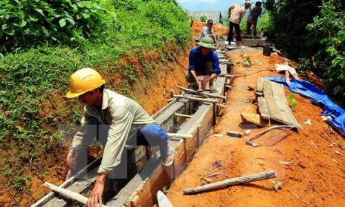 Hỗ trợ đồng bào tích cực hơn để giảm nhanh khoảng cách giàu nghèo