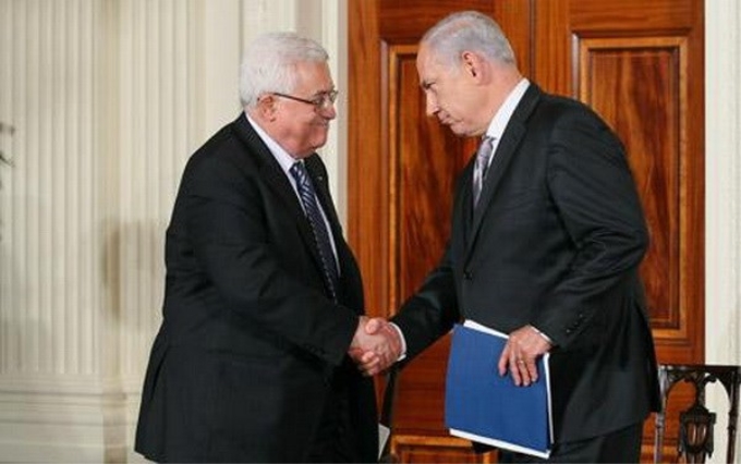 Thủ tướng Israel Benjamin Netanyahu (phải) và Tổng thống Palestine Mahmoud Abbas. (Nguồn: Getty)