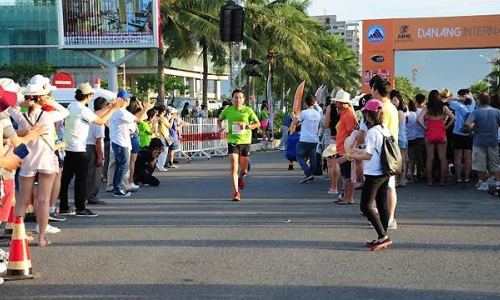 Hơn bốn nghìn người tham gia Cuộc thi Marathon quốc tế Đà Nẵng 2015