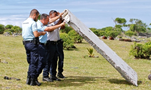 Thủ tướng Malaysia xác nhận mảnh vỡ là của MH370