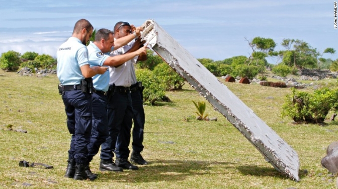 Mảnh vỡ lớn được tìm thấy ngày 29/7 trên đảo Reunion (La Réunion), Pháp đã được xác định là của MH370.