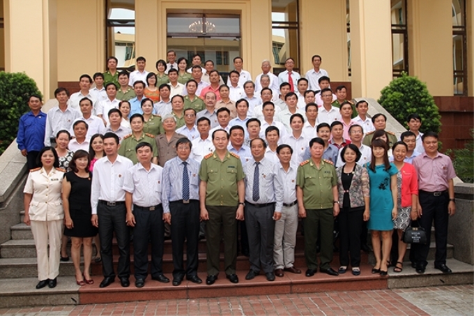 Bộ trưởng Trần Đại Quang và các đại biểu công nhân, viên chức, lao động trong phong trào toàn dân bảo vệ an ninh Tổ quốc