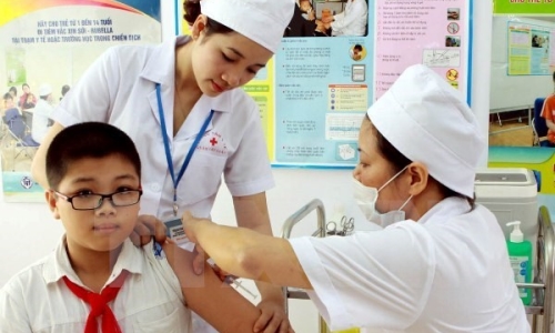 Bộ Y tế khuyến cáo vắcxin 6 trong 1 còn khan hiếm tới năm 2016