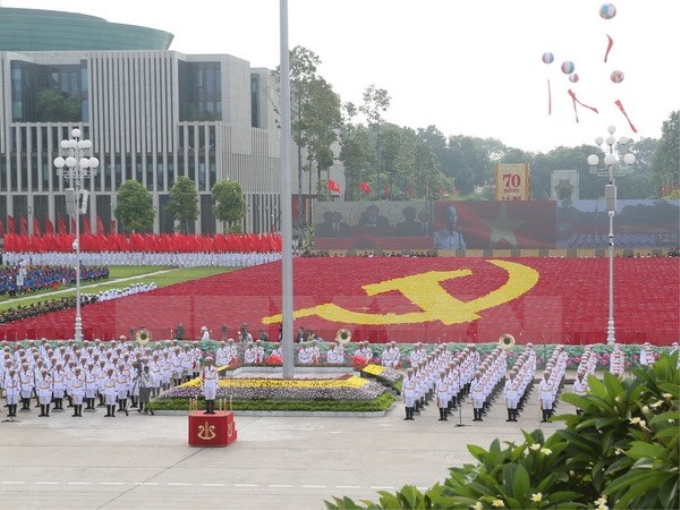 Lễ mít tinh, diễu binh, diễu hành kỷ niệm 70 năm Cách mạng Tháng Tám và Quốc khánh 2/9. (Nguồn: TTXVN)