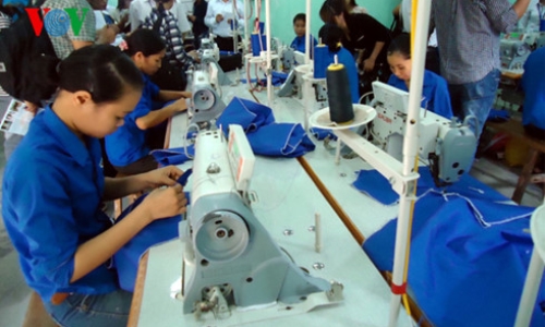 Vào AEC: Năng suất thấp, lao động Việt yếu thế