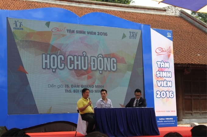 Trao đổi với các diễn giả với chủ đề "Học chủ động và tích cực" tại Chương trình 'Chào tân sinh viên 2016" (Ảnh DP)