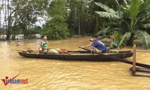 Hà Tĩnh: Chủ động xử lý môi trường sau lũ