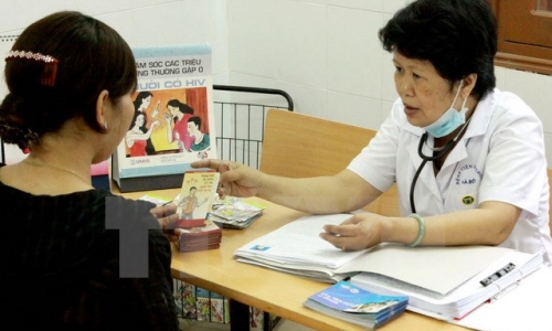 TP. Hồ Chí Minh báo động tái gia tăng trẻ lây nhiễm HIV từ mẹ