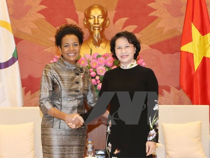 Chủ tịch Quốc hội Nguyễn Thị Kim Ngân tiếp bà Michaelle Jean. (Ảnh: Trọng Đức/TTXVN)