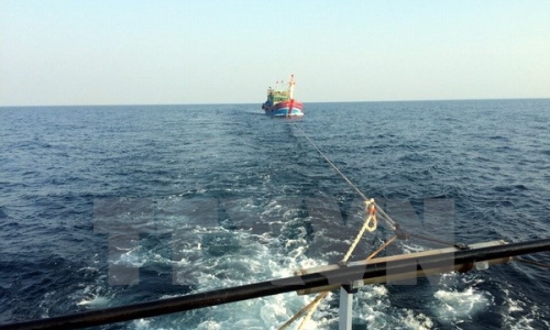 Một tàu cá cùng 7 ngư dân phát tín hiệu cấp cứu trên biển Trường Sa