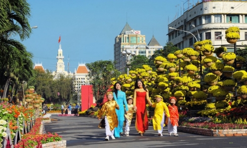 Đường hoa Nguyễn Huệ 2017 có chủ đề “Thành phố mang tên Bác – Khát vọng ngời sáng”