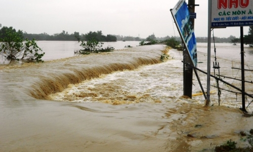 Trung Bộ, Nam Bộ và Tây Nguyên còn đối mặt với mưa lũ đến ngày 5/11