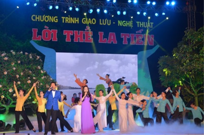 Một tiết mục nghệ thuật trong chương trình giao lưu - nghệ thuật "Lời thề La Tiến". .