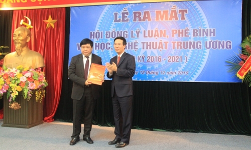 Phát huy thế mạnh, tài năng, trí tuệ, phấn đấu vì một nền văn học, nghệ thuật tiên tiến, đậm đà bản sắc dân tộc