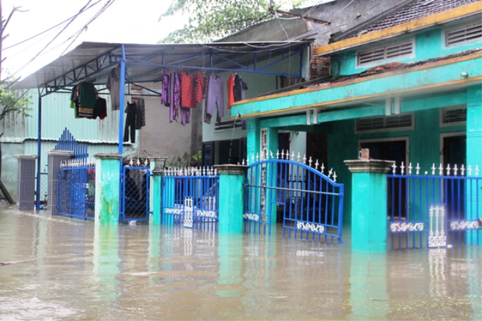 Mưa lớn gây ngập cục bộ tại thành phố Tam Kỳ, Quảng Nam. Ảnh: Nguyễn Trang