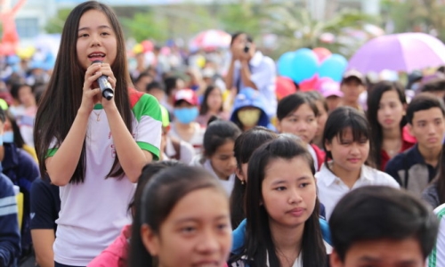 Hàng ngàn học sinh vùng đồng bằng sông Cửu Long tham gia Ngày hội tư vấn tuyển sinh - hướng nghiệp