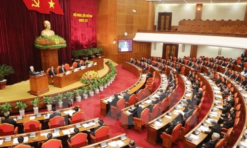 Thành phố Hồ Chí Minh:  thông báo nhanh kết quả Hội nghị TW lần thứ hai