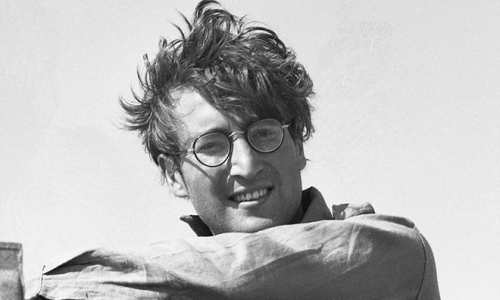 Đấu giá loạt ảnh chưa từng công bố của huyền thoại John Lennon