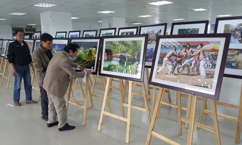 Liên hoan và Triển lãm ảnh báo chí “Mùa xuân đất nước”