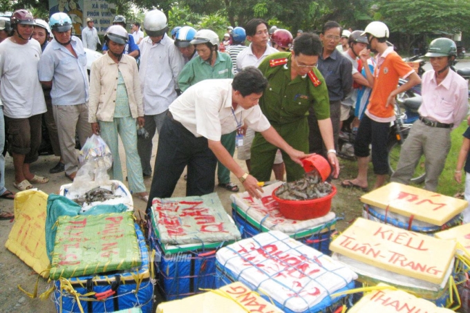 Kiểm tra cho thấy nhiều loại thực phẩm không đạt chất lượng vệ sinh an toàn thực phẩm. Ảnh có tính minh họa.