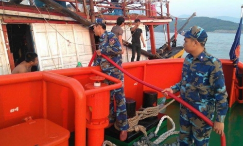 Đà Nẵng: Kịp thời cấp cứu thuyền viên bị nạn trên biển