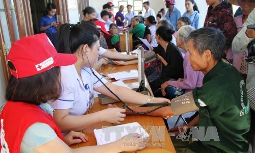 Khám và cấp thuốc miễn phí cho 1.000 người nghèo Hà Tĩnh
